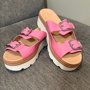 Chinese Laundry Pink‎ Buckle Sandals